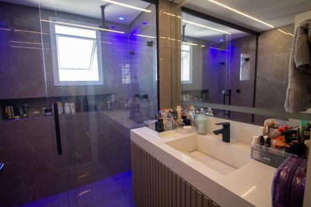 Apartamento à venda com 305m², 3 quartos e 3 vagasBanheiro da Suíte 3