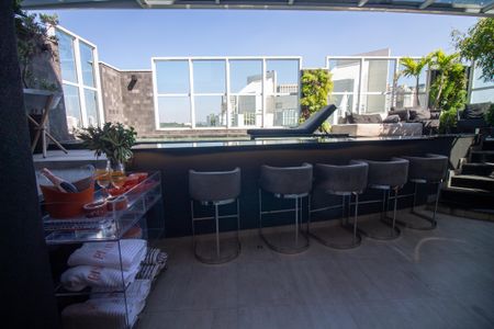 Apartamento à venda com 305m², 3 quartos e 3 vagasPiscina