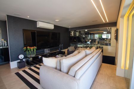 Apartamento à venda com 305m², 3 quartos e 3 vagasSala de TV
