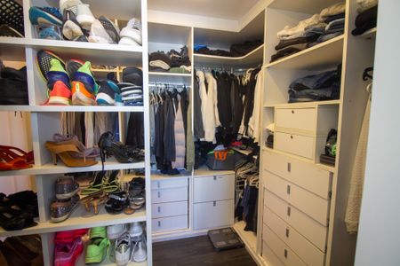Apartamento à venda com 305m², 3 quartos e 3 vagasCloset Suíte 3