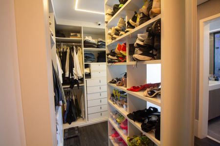 Apartamento à venda com 305m², 3 quartos e 3 vagasCloset Suíte 3