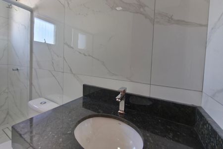 Casa à venda com 125m², 3 quartos e 2 vagasBanheiro Suíte 3