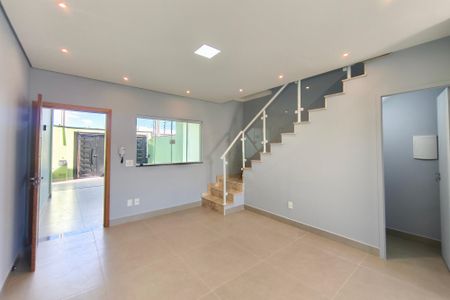 Casa à venda com 125m², 3 quartos e 2 vagasSala