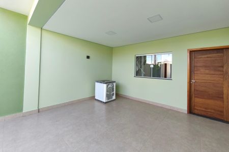 Casa à venda com 125m², 3 quartos e 2 vagasQuintal  - Garagem