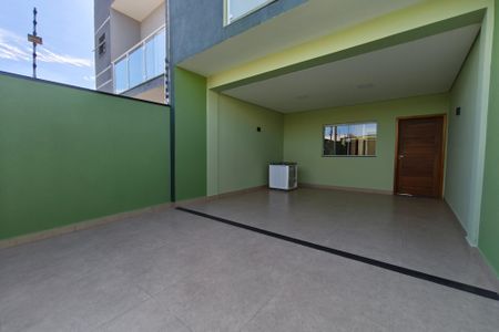 Casa à venda com 125m², 3 quartos e 2 vagasQuintal  - Garagem