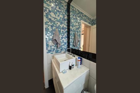 Apartamento à venda com 216m², 4 quartos e 4 vagasBanheiro da Suíte 2