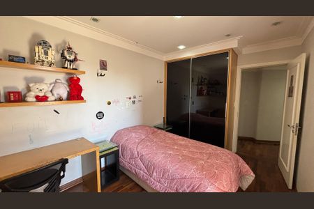 Apartamento à venda com 216m², 4 quartos e 4 vagasQuarto 2