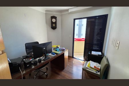 Apartamento à venda com 216m², 4 quartos e 4 vagasQuarto 1