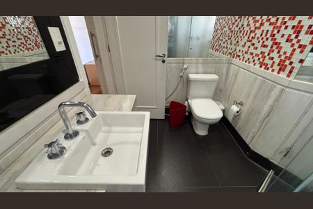 Apartamento à venda com 216m², 4 quartos e 4 vagasBanheiro da Suíte 1