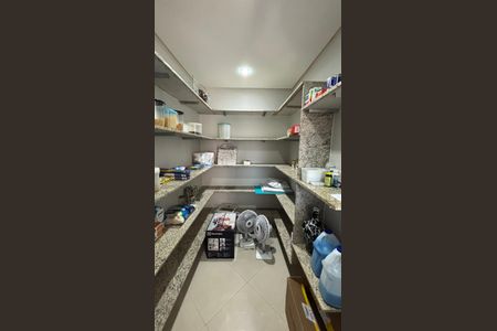 Apartamento à venda com 216m², 4 quartos e 4 vagasÁrea de Serviço - Despensa