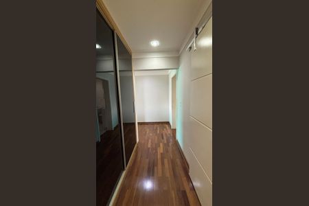 Apartamento à venda com 216m², 4 quartos e 4 vagasCorredor