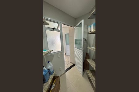 Apartamento à venda com 216m², 4 quartos e 4 vagasÁrea de Serviço - Despensa