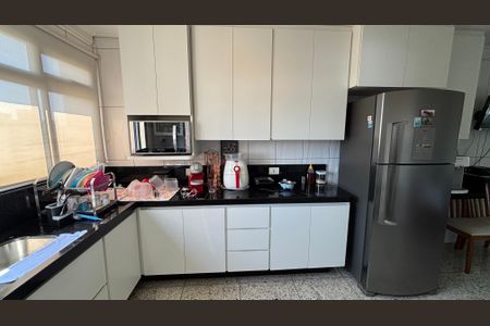 Apartamento à venda com 216m², 4 quartos e 4 vagasCozinha