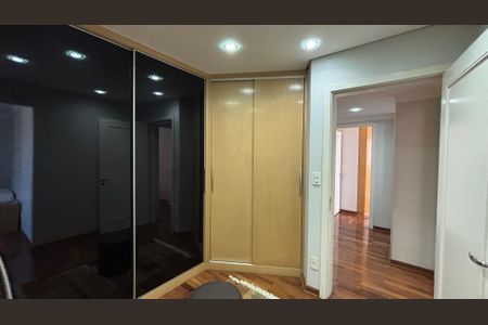 Apartamento à venda com 216m², 4 quartos e 4 vagasSuite 1
