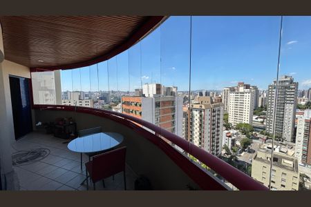 Apartamento à venda com 216m², 4 quartos e 4 vagasSala - Varanda