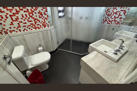 Apartamento à venda com 216m², 4 quartos e 4 vagasBanheiro da Suíte 1