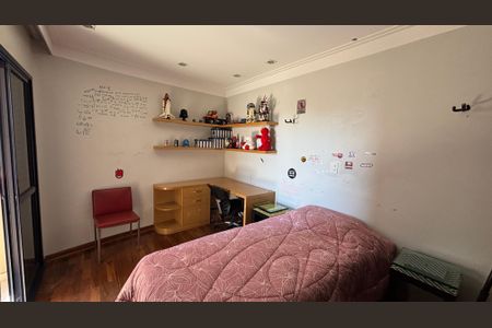 Apartamento à venda com 216m², 4 quartos e 4 vagasQuarto 2