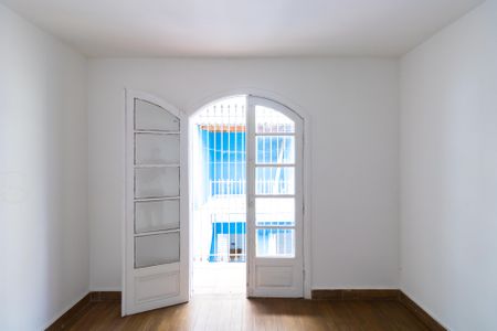 Casa à venda com 110m², 2 quartos e 1 vaga