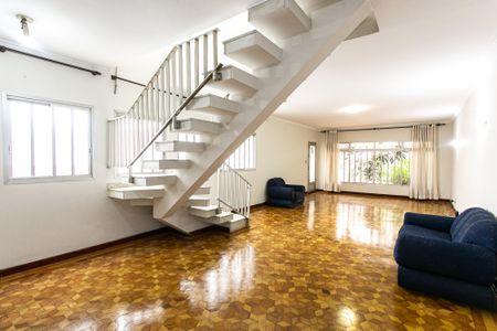 Casa à venda com 296m², 4 quartos e 3 vagasSala