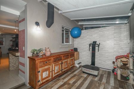 Casa de condomínio à venda com 194m², 3 quartos e 2 vagasÁrea fundos