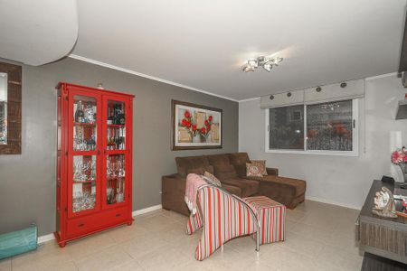 Sala de casa de condomínio à venda com 3 quartos, 194m² em São Sebastião, Porto Alegre