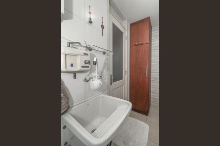 Casa de condomínio à venda com 194m², 3 quartos e 2 vagasÁrea de Serviço