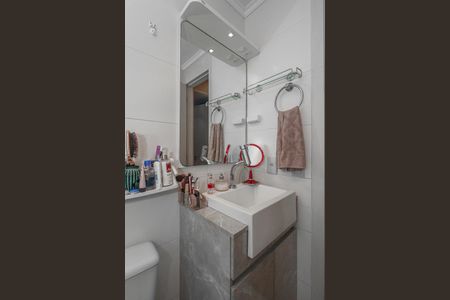 Casa de condomínio à venda com 194m², 3 quartos e 2 vagasBanheiro Social