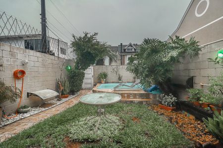 Casa de condomínio à venda com 194m², 3 quartos e 2 vagasQuintal / Piscina