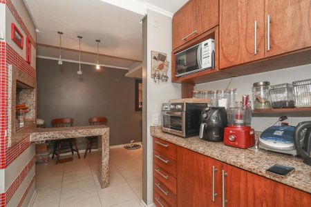 Casa de condomínio à venda com 194m², 3 quartos e 2 vagasCozinha