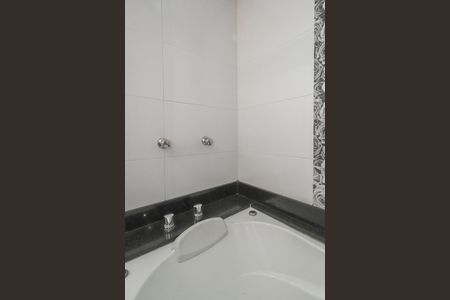 Casa de condomínio à venda com 194m², 3 quartos e 2 vagasBanheiro da Suíte