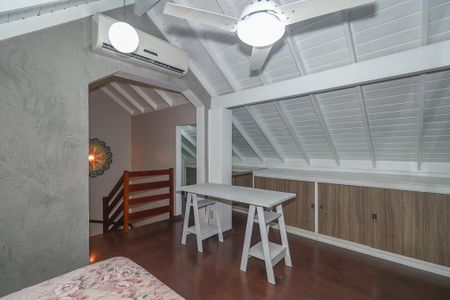 Casa de condomínio à venda com 194m², 3 quartos e 2 vagasQuarto 3