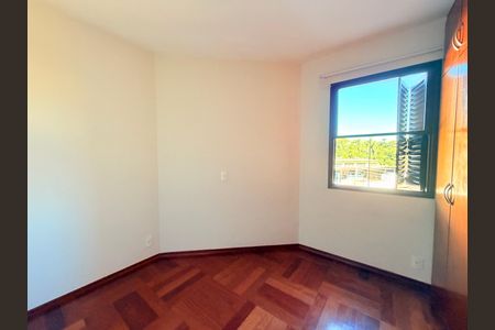 Apartamento à venda com 114m², 4 quartos e 2 vagasQuarto 2