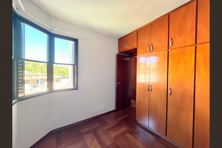 Apartamento à venda com 114m², 4 quartos e 2 vagasQuarto 3 