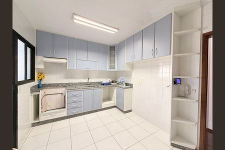 Apartamento à venda com 114m², 4 quartos e 2 vagasCozinha