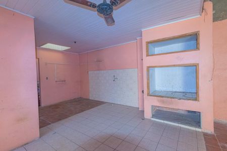 Casa à venda com 100m², 3 quartos e 3 vagasCasa de fundos/Sala/Cozinha