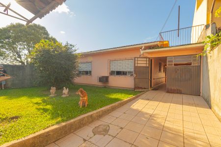 Fachada de casa à venda com 3 quartos, 100m² em Estância Velha, Canoas
