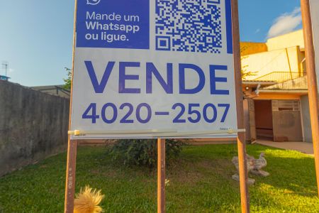 Casa à venda com 100m², 3 quartos e 3 vagasPlaca instalada