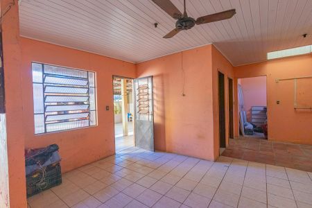 Casa à venda com 100m², 3 quartos e 3 vagasCasa de fundos/Sala/Cozinha