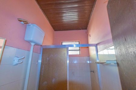 Casa à venda com 100m², 3 quartos e 3 vagasCasa de fundos/Banheiro