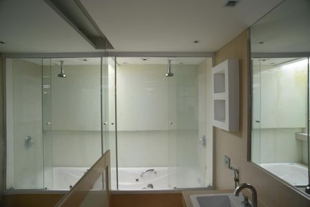 Apartamento à venda com 246m², 3 quartos e 3 vagasBanheiro Suíte Principal