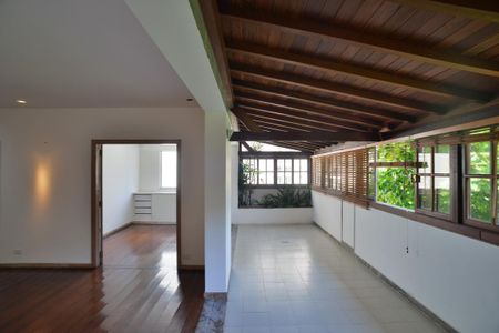 Apartamento à venda com 246m², 3 quartos e 3 vagasSala