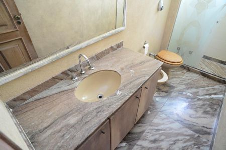 Apartamento à venda com 246m², 3 quartos e 3 vagasBanheiro Social