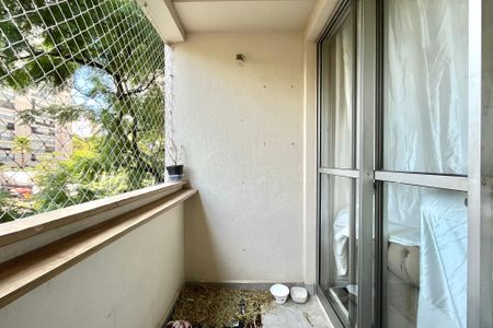 Apartamento à venda com 67m², 2 quartos e sem vagaVaranda