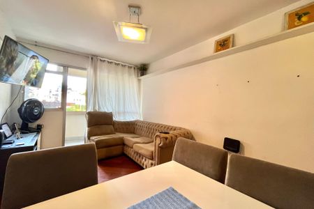 Apartamento à venda com 67m², 2 quartos e sem vagaSala