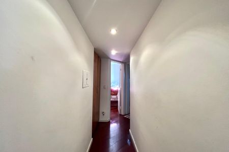 Apartamento à venda com 67m², 2 quartos e sem vagaCorredor