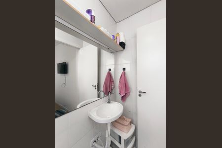 Apartamento à venda com 60m², 2 quartos e 1 vaga Apartamento à venda com 60m², 2 quartos e 1 vagaBanheiro da Suíte