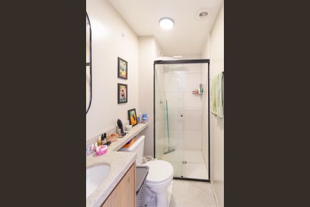 Banheiro de apartamento para alugar com 1 quarto, 38m² em Bonfim, Osasco