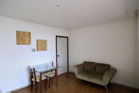 Sala de apartamento para alugar com 1 quarto, 38m² em São Pedro, Belo Horizonte