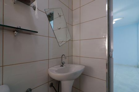 Casa para alugar com 70m², 2 quartos e sem vaga Casa para alugar com 70m², 2 quartos e sem vagaBanheiro