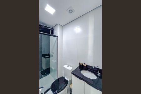 Banheiro de apartamento para alugar com 1 quarto, 24m² em Vila Azevedo, São Paulo